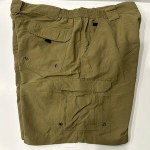 Men’s RS Surf khaki cargo shorts  Size 40
